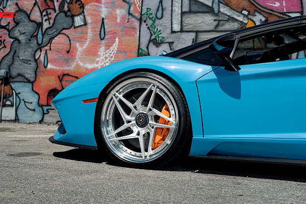 Фото дисков Anrky S3-X3 Глянцевый лак на Lamborghini Aventador