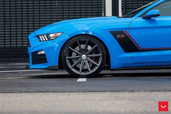 Фото дисков Vossen VFS-10 Глянцевый графит на Ford Mustang VI