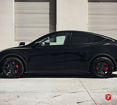Фото дисков Vossen HF-5 на Tesla Model Y