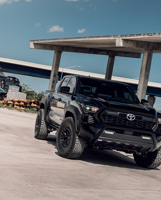 Фото дисков HFX-1 (6-Lug) Черный сатин на  Toyota Tacoma IV