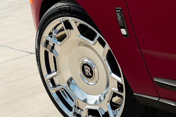 Фото дисков Anrky RF-177 Полированный лак на Rolls-Royce Cullinan