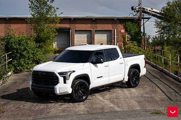 Фото дисков Vossen HF6-4 Черный сатин на Toyota Tundra III