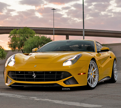 Фото дисков Strasse Wheels SV10 Deep Concave FS на Ferrari 812