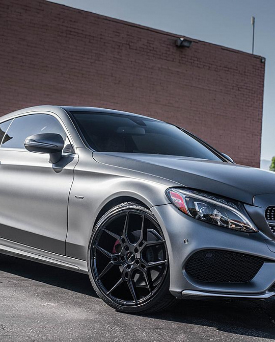 Фото дисков Haleb Черный глянец на Mercedes-Benz C-Class (W205)