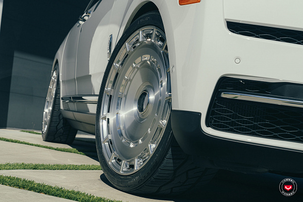 Фото дисков Vossen LC3-11 Глянцевый лак на Rolls-Royce Cullinan