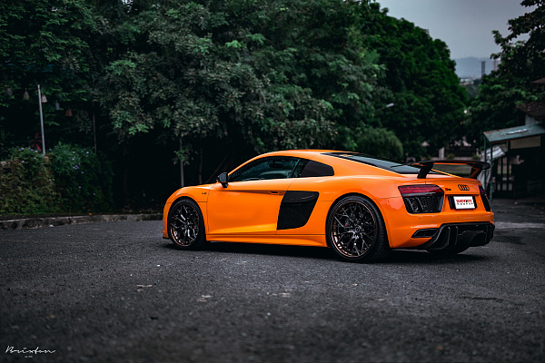 Фото дисков Brixton Forged PF10 Глянцевый темный лак на Audi R8 (4S)