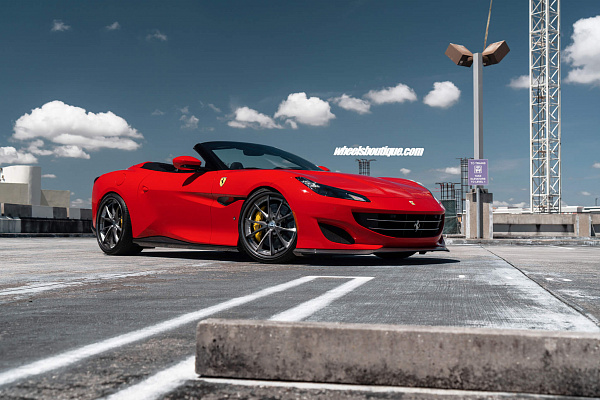 Фото дисков HRE S204 Глянцевый темный лак на Ferrari Portofino