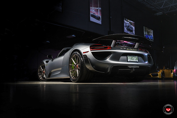 Фото дисков Vossen EVO-2 Глянцевый темный лак на Porsche 918 Spyder
