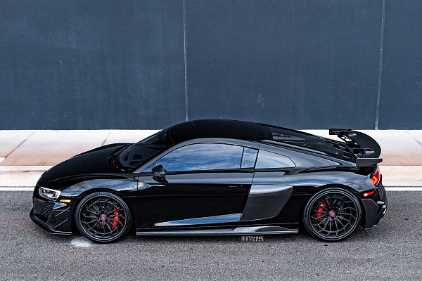 Фото дисков Strasse Wheels SV15FF Deep Concave FS Другой цвет на Audi R8 (4S)