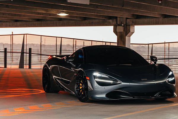 Фото дисков Brixton Forged CM6-R Черный сатин на McLaren 720S