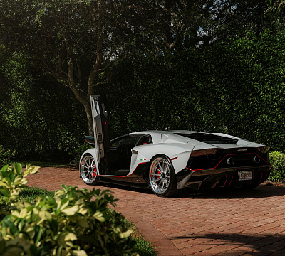 Фото дисков 1886 Wheels G010 на Lamborghini Aventador