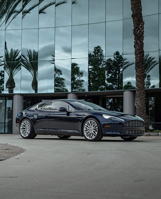 Фото дисков P200 Глянцевый лак на Aston Martin Rapide 2