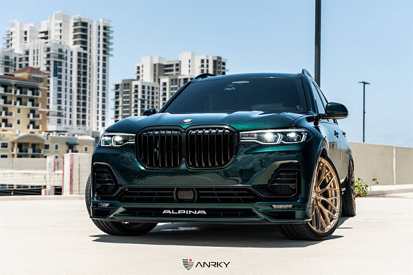 Фото дисков Anrky AN20 Сатиновая шампань на BMW X7 (G07)