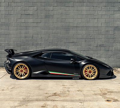 Фото дисков Strasse Wheels SV12 Deep Concave Duoblock на Lamborghini Huracan