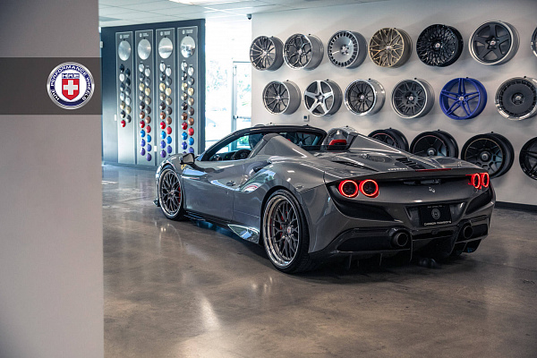 Фото дисков HRE 520 Сатиновый темный лак на Ferrari F8