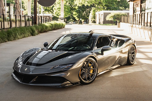 Фото дисков Brixton Forged CM5-RS Сатиновый графит на Ferrari SF90