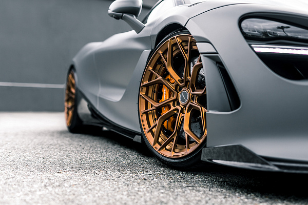 Фото дисков Brixton Forged PF10 Сатиновая медь на McLaren 720S