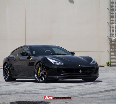 Фото дисков HRE P204 на Ferrari GTC4Lusso
