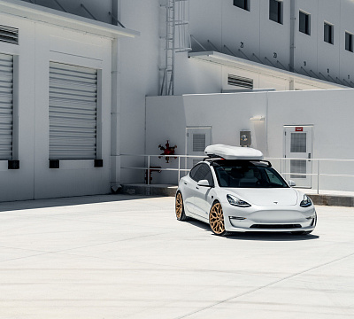 Фото дисков Vossen HF-2 на Tesla Model 3