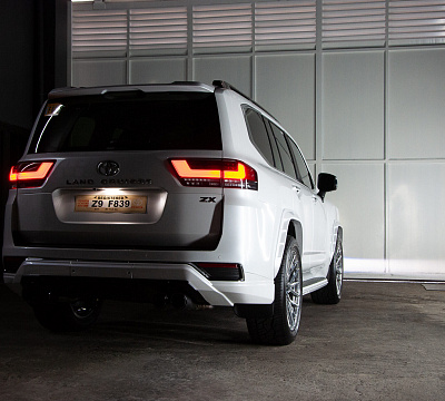 Фото дисков Vossen M-X3 на Toyota Land Cruiser 300