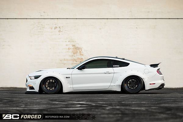 Фото дисков BC Forged LE52 // MLE52 Черный матовый на Ford Mustang VI