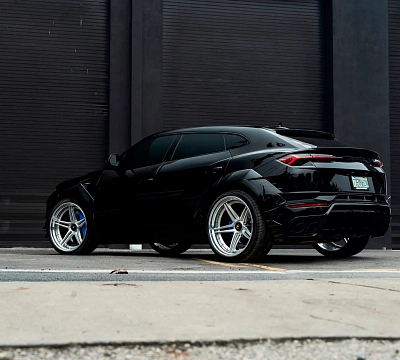 Фото дисков 1886 Wheels XR003 на Lamborghini Urus