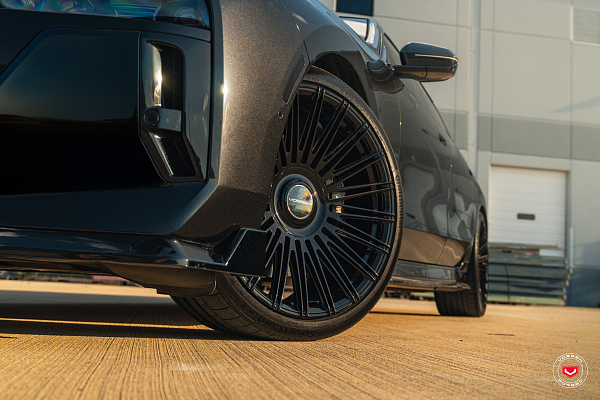 Фото дисков Vossen S17-14 Черный глянец на BMW 7 (G70)