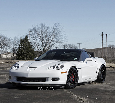 Фото дисков Strasse Wheels R10 Deep Concave на Chevrolet Corvette C6