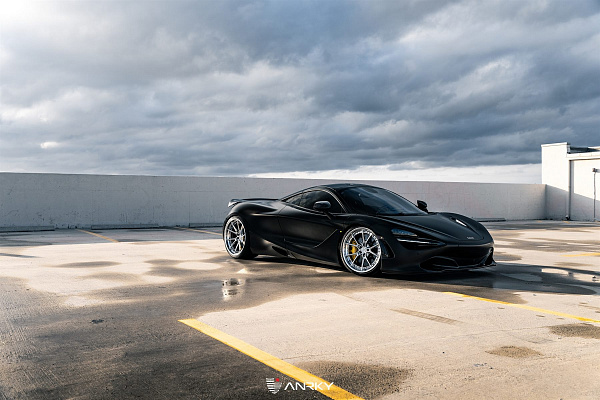 Фото дисков Anrky AN32 Полированный лак на McLaren 720S