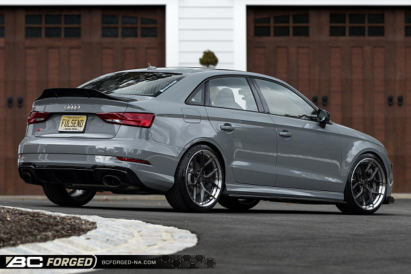 Фото дисков BC Forged HCS21 Глянцевый темный лак на Audi A/S/RS 3 (8V)