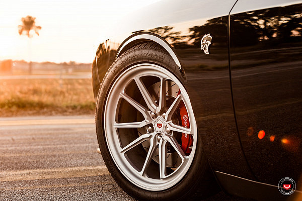 Фото дисков Vossen ML-X2 Сатиновый лак на Dodge Challenger III