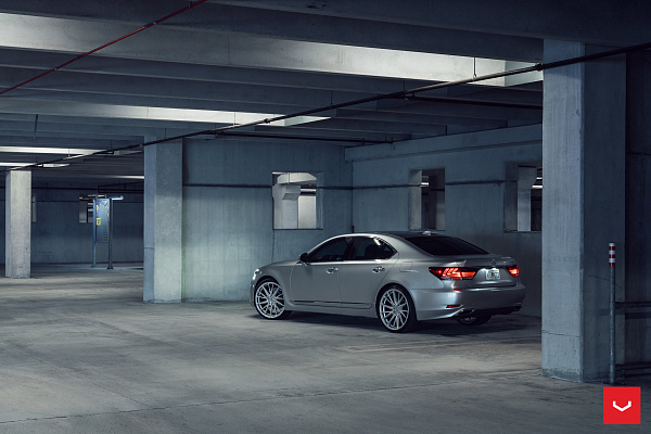 Фото дисков Vossen HF-4T Серебро на Lexus LS IV
