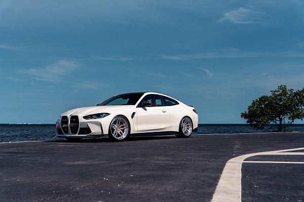 Фото дисков Strasse Wheels SV4 Deep Concave FS Глянцевый лак на BMW 4/M4 (G22/G82)