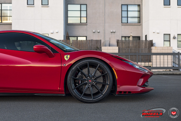 Фото дисков Vossen EVO-2 Черный глянец на Ferrari F8