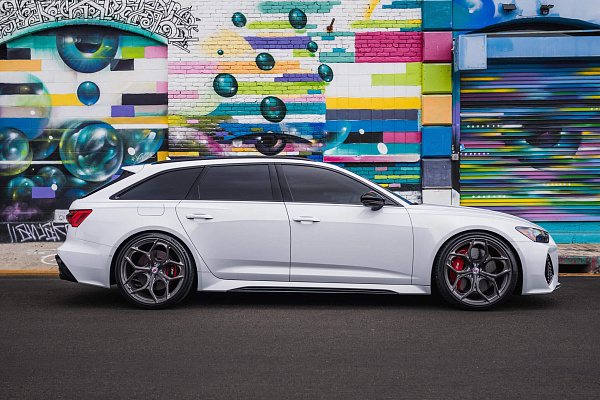 Фото дисков HRE P111SC Глянцевый темный лак на Audi A/RS 6 (C8)