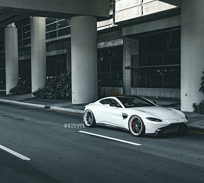 Фото дисков Strasse Wheels SV1T Deep Concave FS на Aston Martin Vantage 2
