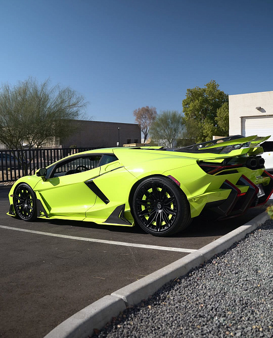 Фото дисков NC04-R Черный сатин на Lamborghini Revuelto