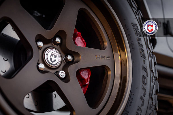 Фото дисков HRE 527 Сатиновая темная бронза на Jeep Wrangler IV (JL)