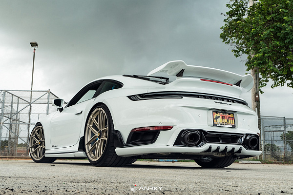 Фото дисков 1886 Wheels XR001 Сатиновая шампань на Porsche 911 VIII