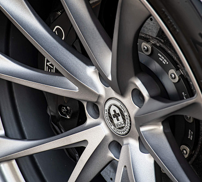 Фото дисков HRE P204 на Bentley Bentayga