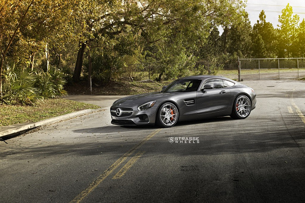 Фото дисков Strasse Wheels SM5R Deep Concave Monoblock Сатиновый темный лак на Mercedes-Benz AMG GT I