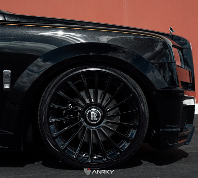 Фото дисков Anrky RF-282 на Rolls-Royce Cullinan