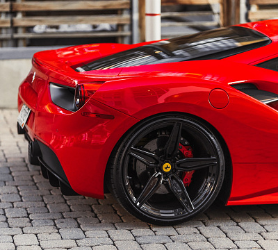 Фото дисков Brixton Forged PF4 на Ferrari 488