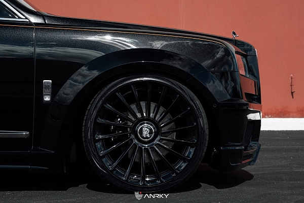 Фото дисков Anrky RF-282 Черный глянец на Rolls-Royce Cullinan