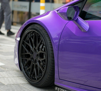 Фото дисков Strasse Wheels SV10M Deep Concave FS на Lamborghini Huracan