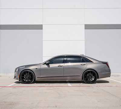 Фото дисков Savini BM15 на Cadillac CT5