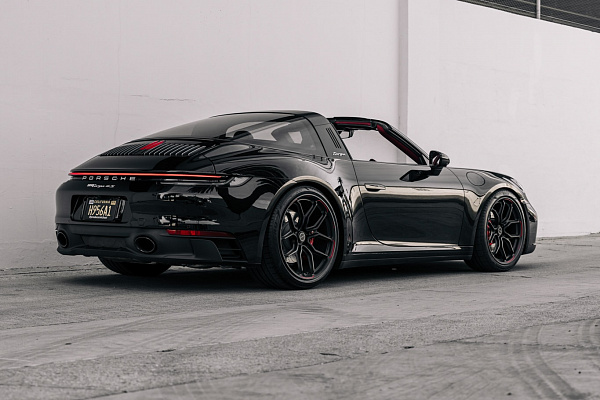 Фото дисков Brixton Forged CM5-RS Черный матовый на Porsche 911 VIII