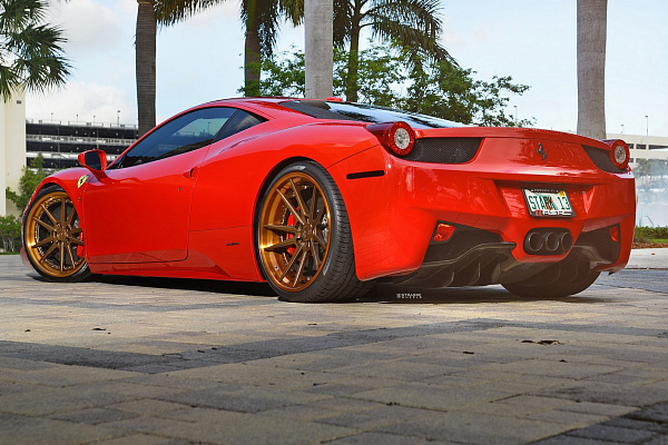 Фото дисков Strasse Wheels SV1 Deep Concave FS Другой цвет на Ferrari 458