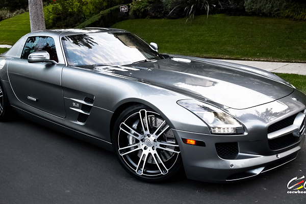 Фото дисков CEC C883 Сатиновый лак на Mercedes-Benz SLS AMG