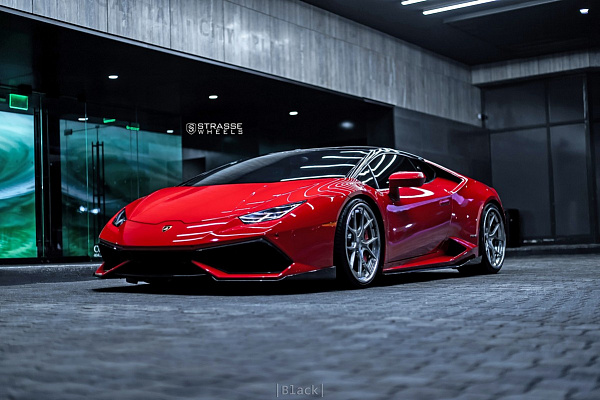 Фото дисков Strasse Wheels SM5R Deep Concave FS Сатиновый темный лак на Lamborghini Huracan